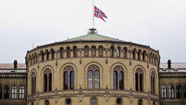 Tyst minut i Nordstan för Norge