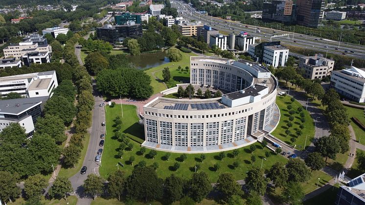 Photovoltaic systems on office building in Rotterdam; Image rights: Aroundtown SA