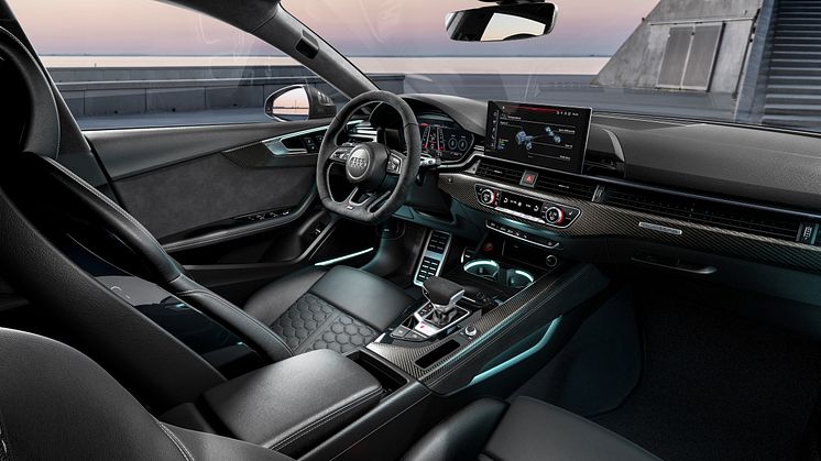 Audi RS 5 Sportback med competition plus pakke (Sebringsort krystaleffekt)