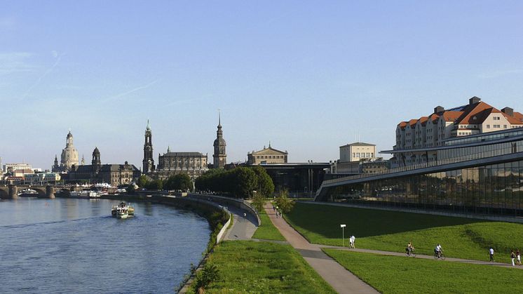 Acclaimed by the German Cycling Federation, the Maritim Hotel Dresden, situated right on the river Elbe, offers unforgettable tours.
