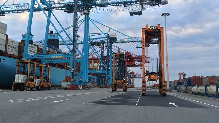 Dubbelriktade och bredare körvägar för våra grensletruckar inne på Terminalen. 