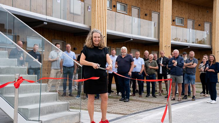 Endelig blev den røde snor klippet til de nye anneksværelser - HimmerLands transformation til et helhjertet resort er nu fuldendt