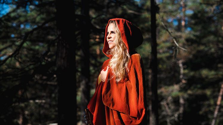 Succé när Lisa Miskovsky gjorde turnépremiär med nya konsertföreställningen 'Eljest'!