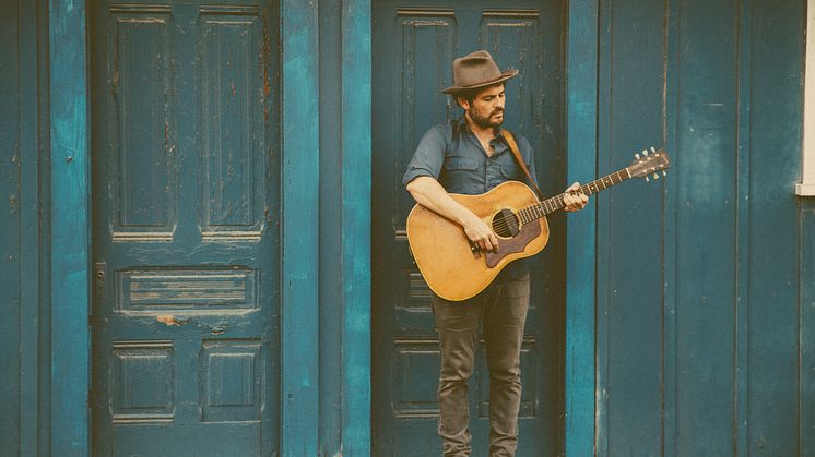 Globetrotteren Gregory Alan Isakov bevarer jordforbindelsen med intim indiefolk i VEGA