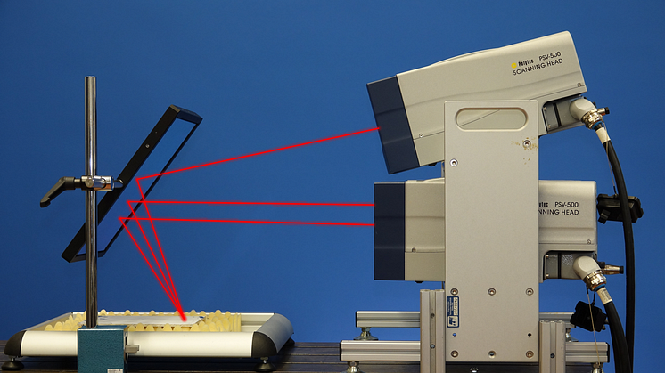 Die Arbeitsgruppe Maschinendynamik und Akustik der TH Wildau präsentiert ihre Forschungsarbeiten, hier die berührungslose Schwingungsmessung mit dem Polytec 3D Laserdopplervibrometer, auch auf internationaler Bühne. (Bild: Robert Pianowski)