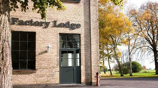 hotel-factory-lodge