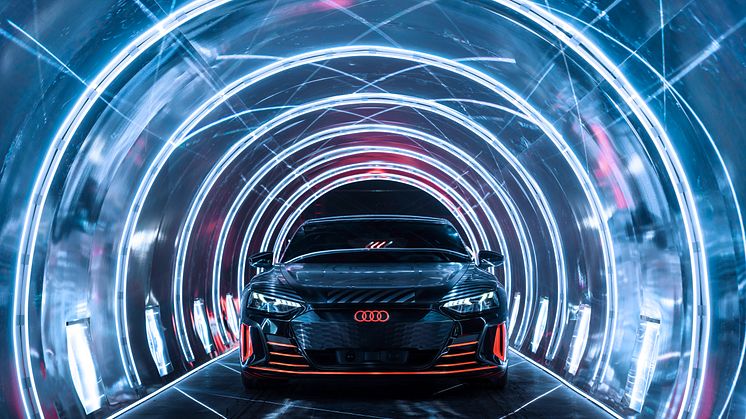 Audi RS e-tron GT (Daytonagrå)