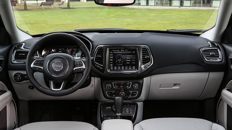 Jeep_Compass-Limited-4xe_int