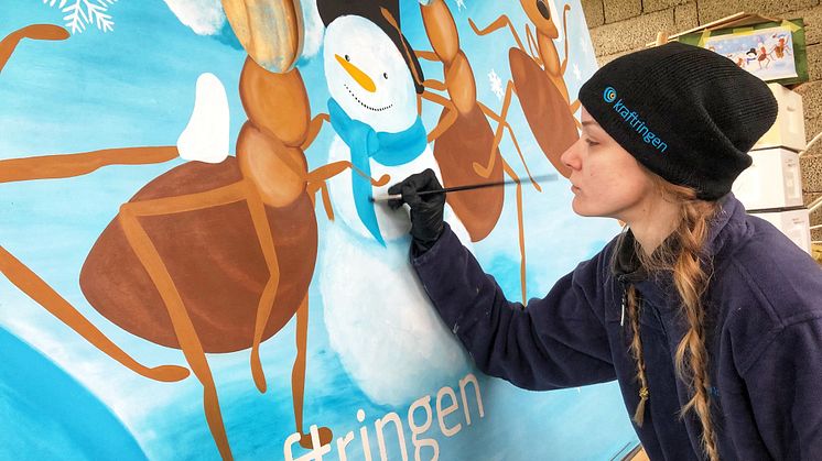 Ung konstnär från Lund skapar konstverk till Stortorget