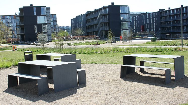 Bord- og baenkesaet i beton