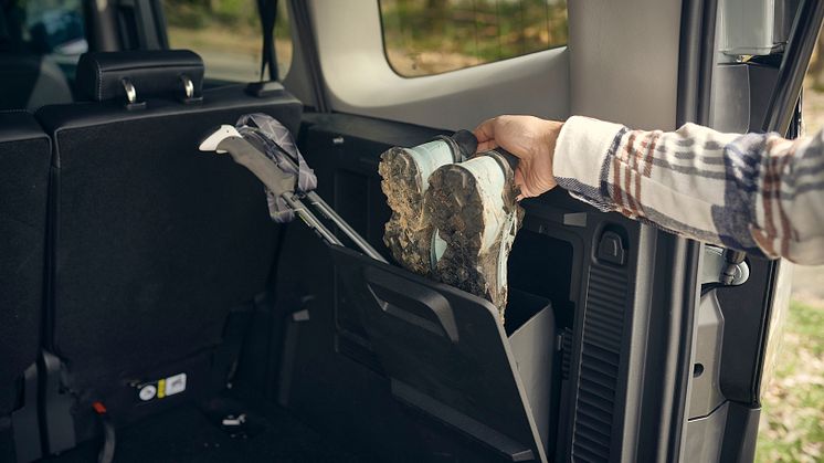 2023_FORD_E-Tourneo-Courier_Active_08