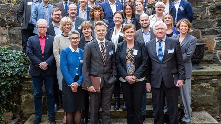 På Länsstyrelsen möttes idag ett 30-tal av länets riksdagsledamöter tillsammans med länsledningarna för Länsstyrelsen Västra Götaland och Västra Götalandsregionen samt en rad representanter från respektive myndighet. Foto: Misak Nalbandian