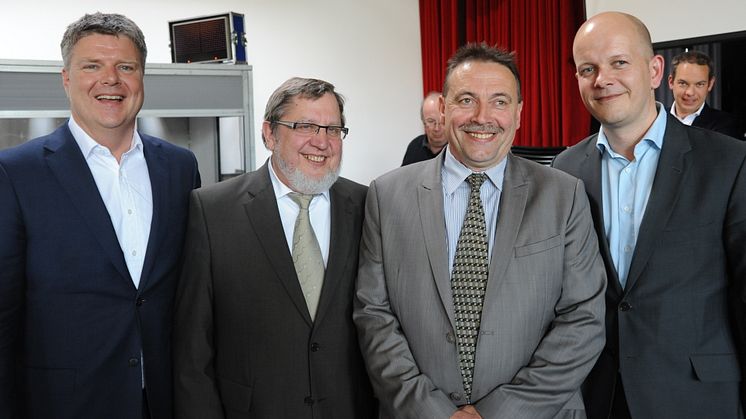 Fröhliche Gesichter nach Abstimmung der Vertreterversammlungen: Arla Foods und EGM Walhorn werden sich zusammenschließen 