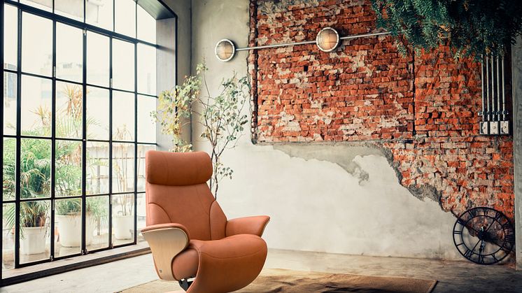 Stressless_Adam_M_Disc_Paloma_New_Cognac_Oak_1.jpg
