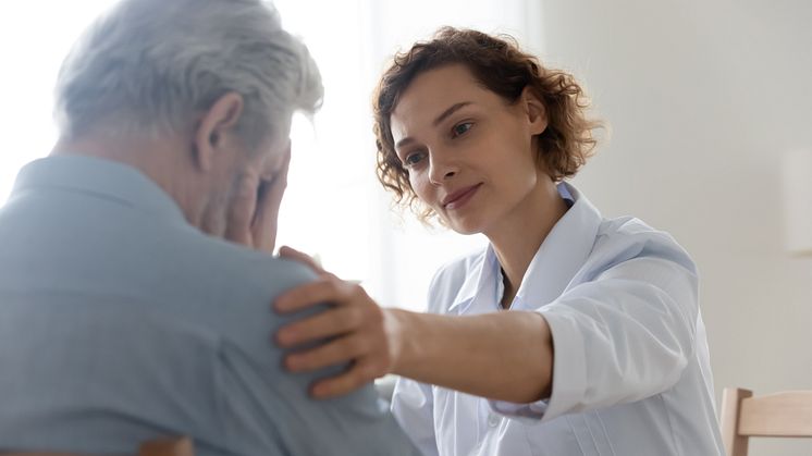 Psychokardiologen fordern in einem Positionspapier: Eine medizinische Versorgung von Patienten mit chronischer Herzinsuffizienz muss auch psychosoziale Faktoren viel mehr in der Therapie berücksichtigen.