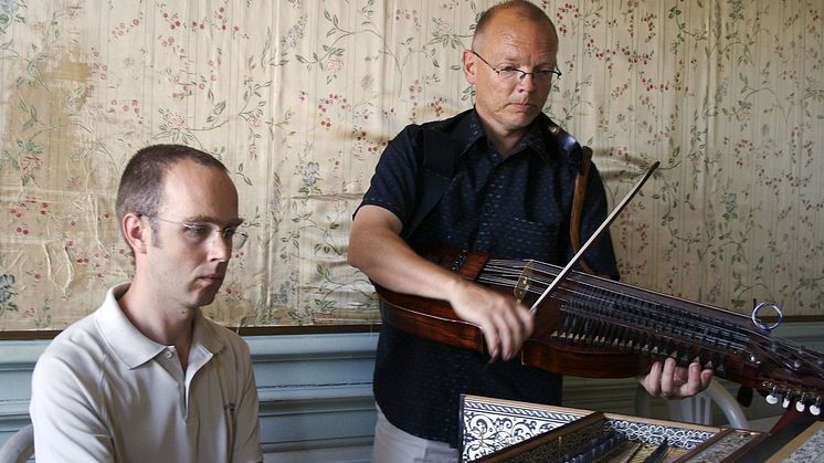 Från slott och koja
