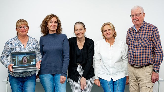 Arbets- och beredskapsgruppen för brukarsamverkan, med representanter från funktionsstödsförvaltningen och föreningar i Malmö, hälsar dig varmt välkommen. Fotograf: Roger Nellsjö.