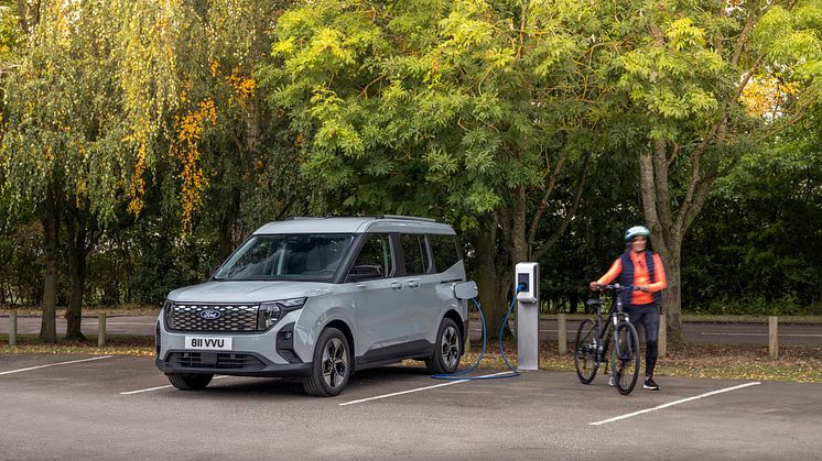 E-Tourneo Courier, fabricat în uzina Ford Otosan din Craiova, disponibil pentru comandă în România începând cu luna noiembrie