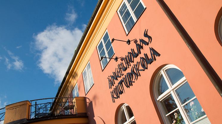 Ängelholms kulturskola finns i nuläget i lokaler i Tingshuset som inte är ändåmålsenliga med verksamheten.