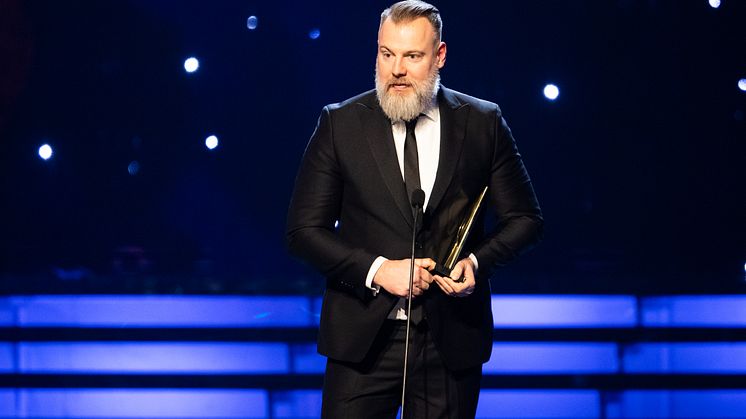 Richard Grönborg tar emot priset Årets nykomling i Elias Pettersson ställe 
