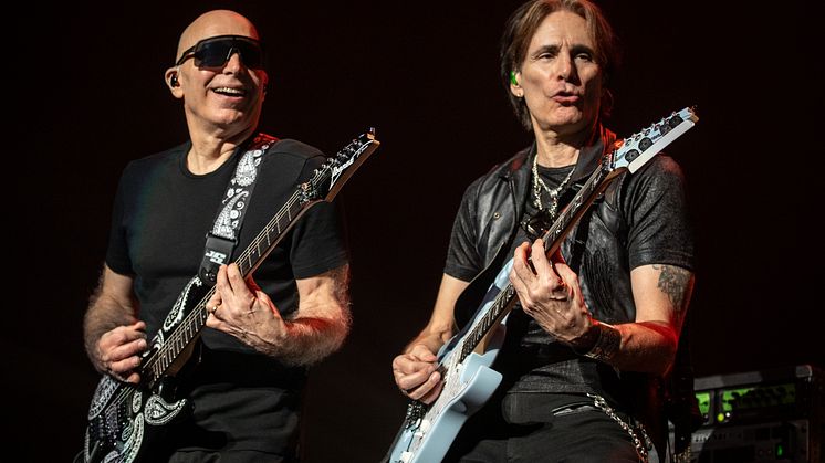 Joe Satriani and Steve Vai @Slagthuset i Malmö. Photo©JonLuini..jpg