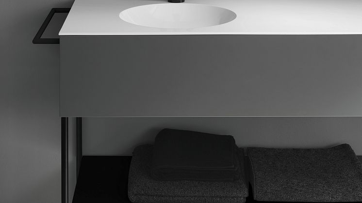 Coco von burgbad ist gemacht, um selbst kleine, urbane Räume mit einem anspruchsvollen Interior Design-Konzept zu gestalten. 