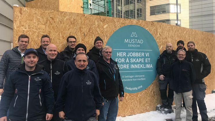  Øverste f.v: Arnstein Stamnes, Terje Wathne, Fredrik Haukland, Terje Vesterhagen, Robert Kongsrud, Mads Rikter-Svendsen. Foran f.v: Johan Dybwad, Kjell Erik Krøkje, Alvaro Martinez, Magnus Dyresen, Erik Mathisen, Oddvar Langeland, Nikolai Marstein.