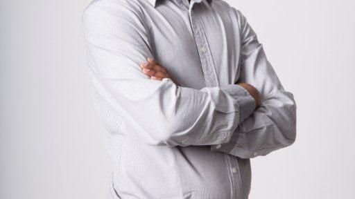 Best Health Economics Journalism Andile Makholwa from Financial Mail for ‘Bitter Pill? Motsoaledi’s mission to curb private health costs’