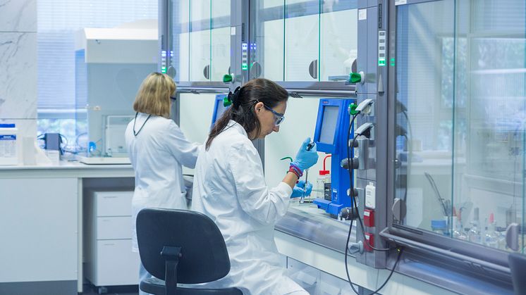 Almirall and etherna enter into a multi-target alliance to develop mRNA-based therapies in medical dermatology