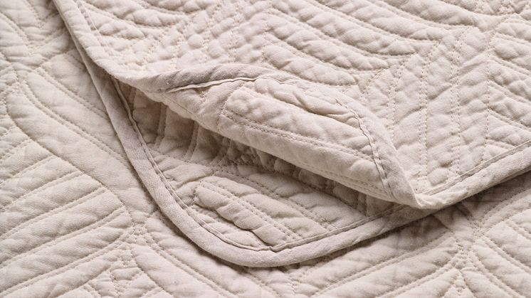 Överkast_Lövsta_beige_closeup