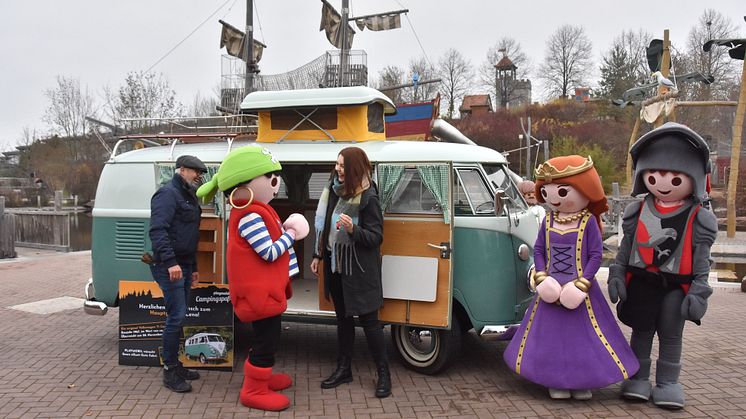 Übergabe VW T1_PLAYMOBIL