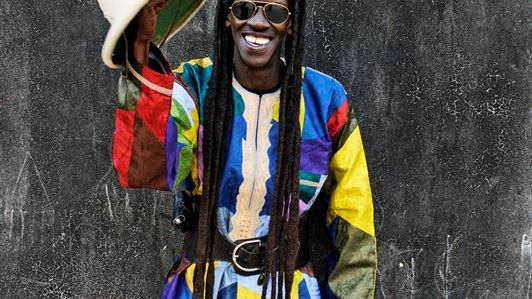 STORA TEATERN: Sufistjärnan som fusionerar panafrikanskt med flamenco, rumba och reggae CHEIKH LÔ