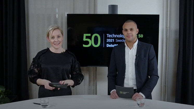 Ester Sundström och Rasmus Dahlberg från Deloitte presenterade årets Sweden Technology Fast 50.