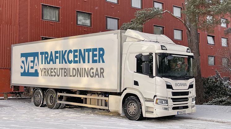 I takt med att efterfrågan på kvalificerade yrkeschaufförer fortsätter att växa, står Bomhus Trafikskola i Gävle redo att välkomna både nya och återkommande elever från hela Sverige till sina omfattande yrkesutbildningar inom transportsektorn.