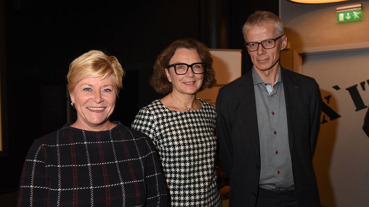 Finansminister Siv Jensen, konsernsjef i Posten Tone Wille og skattedirektør Hans Christian Holte.  Foto: Birger Morken / Posten