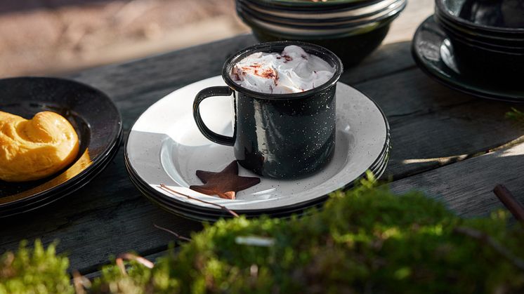 Doris enamel mug, Sagaform AW23