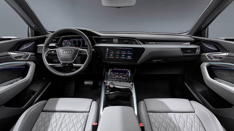 Audi e-tron Sportback (Florettsølv)
