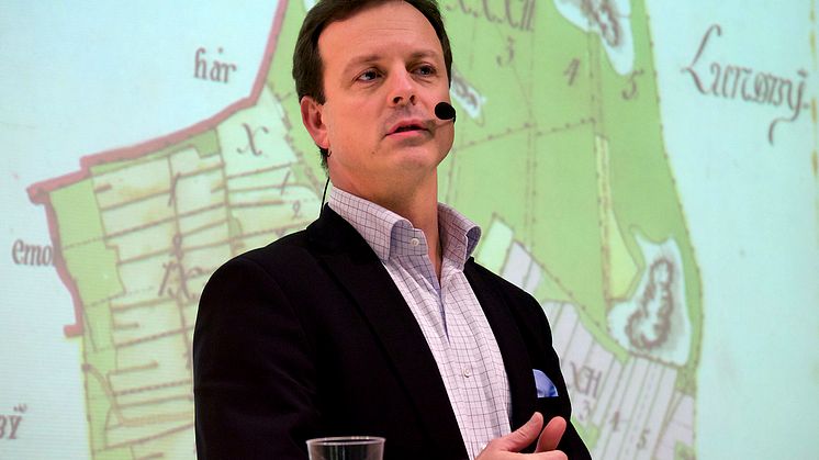 Elmias VD Robert Sumberesi