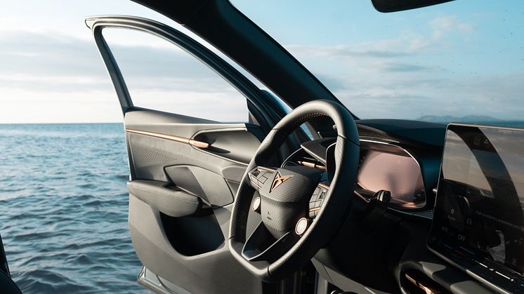 VETUS - The driver's cockpit of the CUPRA Terramar America's Cup car. Credit_CUPRA.jpg