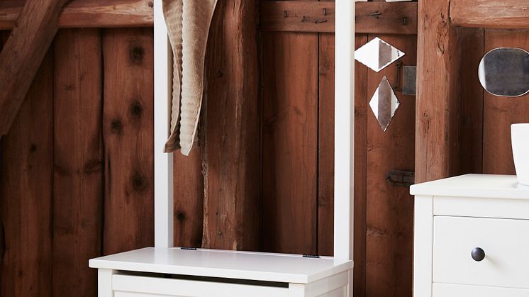 HEMNES bænk med opbevaring og håndklædeholder/4 knager 999.-