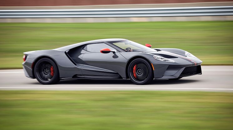 Új Ford GT Carbon limitált széria