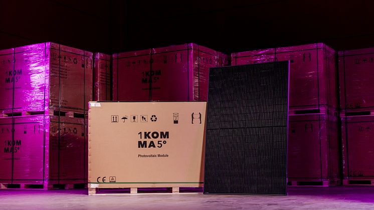 1KOMMA5°_Egen Solcellspanel_Full-Black_Solar Module_copyright Brave Teddy.jpg