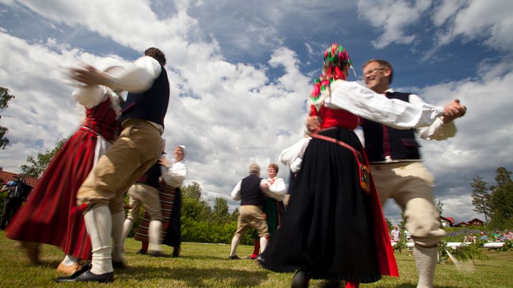 Midsommardans Orsa_foto Kola, Visit Dalarna 