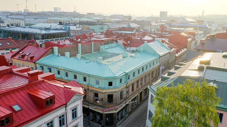 I korsningen Kyrkogatan/Korsgatan i Göteborg välkomnar Wallenstam Götaplatsgruppen och Park Lanes nya storsatsning till hösten.