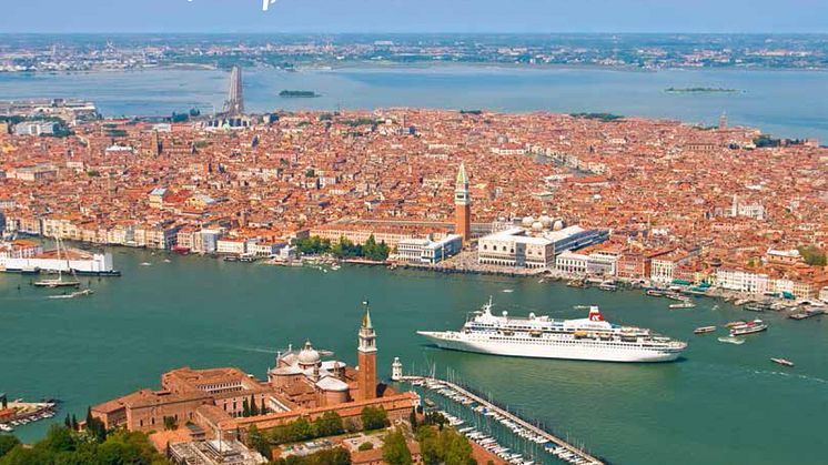 Fred. Olsen Cruise Lines launches tempting new offers for singles and free door-to-door transfers on selected 2015 cruises