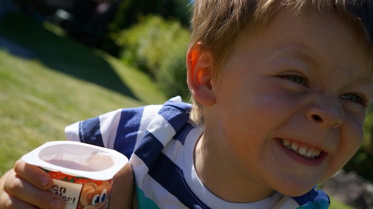 Jubler for ny og bedre Safari barneyoghurt