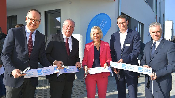 Oliver Quilling, Landrat Kreis Offenbach, Frank Lortz, Vizepräsident des hessischen Landtages, Digitalministerin Dr. Kristina Sinemus, Dr. Stephan Zimmermann, Geschäftsführer Deutsche Glasfaser und Dr. Daniell Bastian, Bürgermeister Seligenstadt (DG)