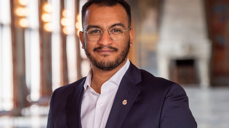 Omar Gamal er byråd for kultur, idrett og frivillighet i Oslo. Tidligere elev på Prinsdal skole. Foto: Sturlason