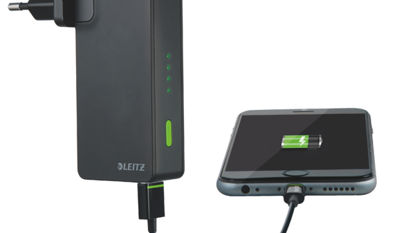 Kraftfull powerbank och internationell väggladdare -  allt i ett!