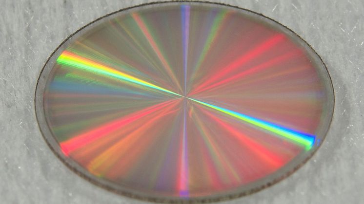 Fotografi av en 1 cm stor diamantkoronagraf.